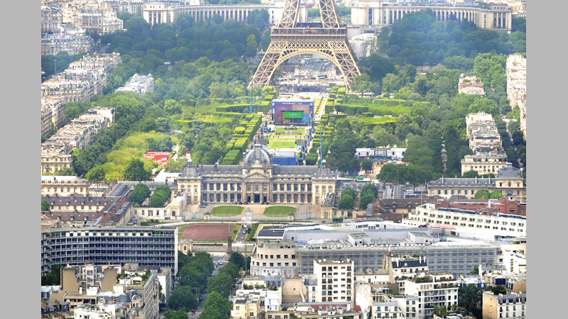 Eiffel Tower gig tests French security on eve of Euro 2016