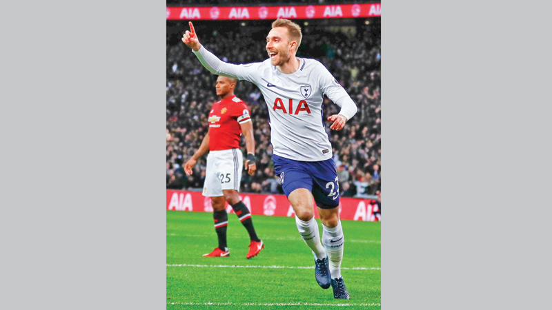 Eriksen stuns Manchester United 