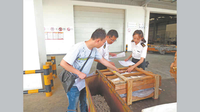 YuNNAN  CulruRAl INduSTRiEs  Expo bECOMES iNTERNAriONAliZEd