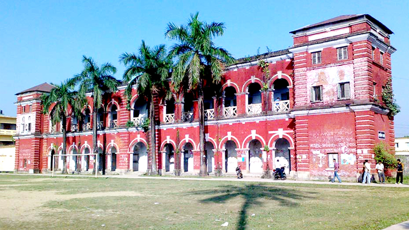 Fair on school premises defying ban in Barishal