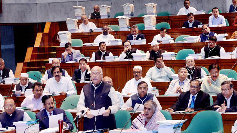 Vat cut on internet;  tobacco taxes up