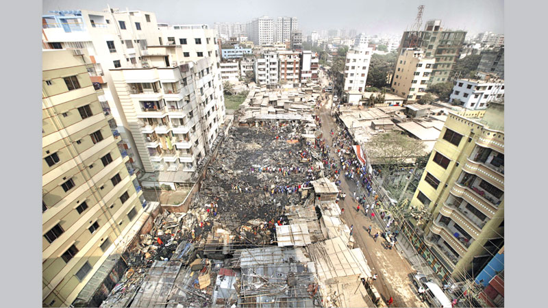 Fire burns 200 shanties in capital