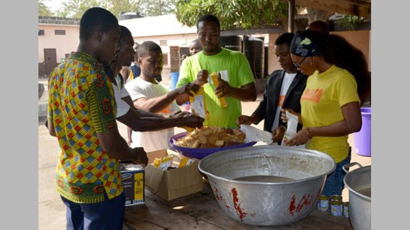 A Ghanaian chef works against waste to feed the hungry
