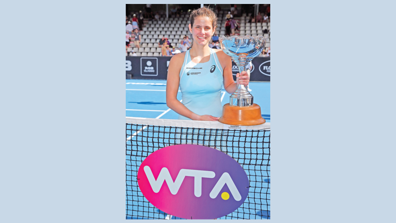 Goerges stuns Wozniacki in Auckland final