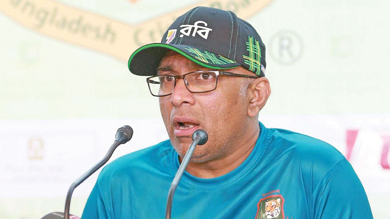 A sleepless night for coach Hathurusingha!