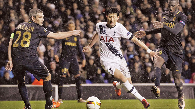 Liverpool, Spurs advance to KO stage