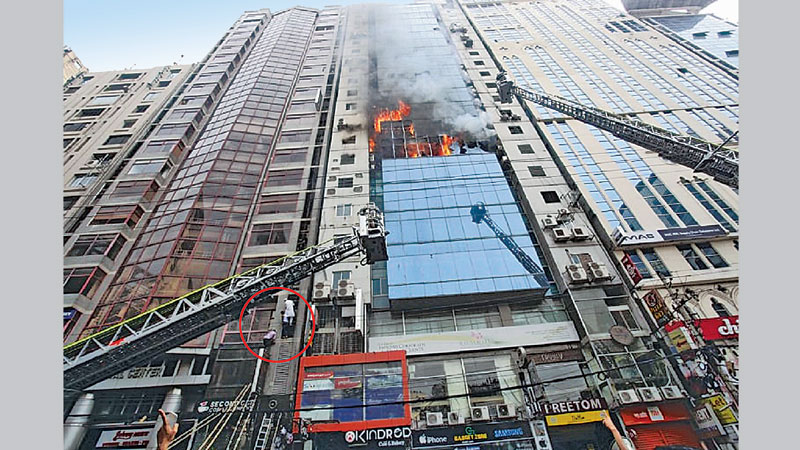 High-rise blaze kills 19 in capital