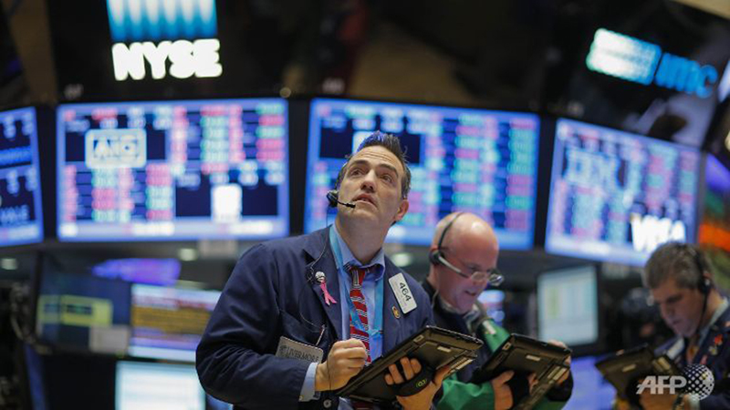 Higher oil prices lift European, US stocks
