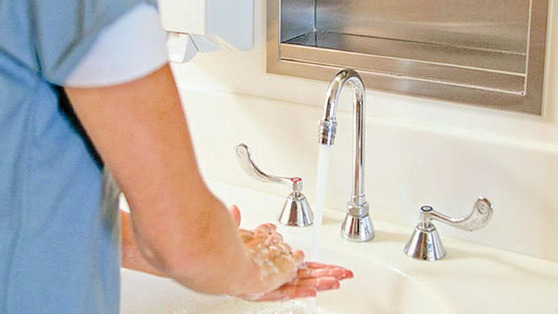 Hospital sinks may be 
awash in 'superbugs'