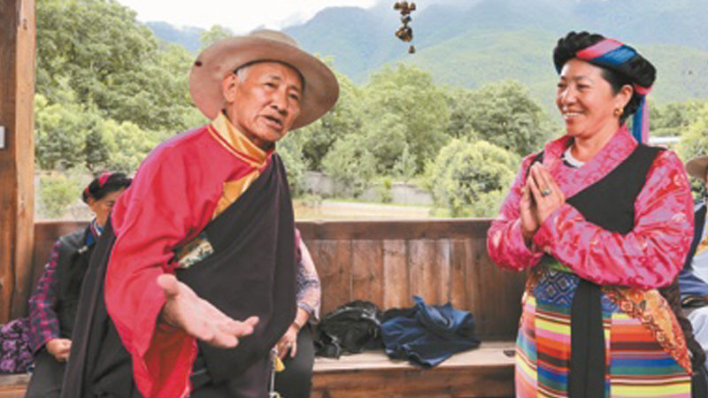 Successor of “King Gesar” chanting in Tacheng