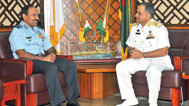 Indian air chief calls on naval chief