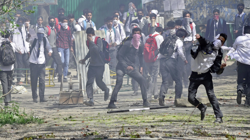 Students clash with police in Indian Kashmir protests