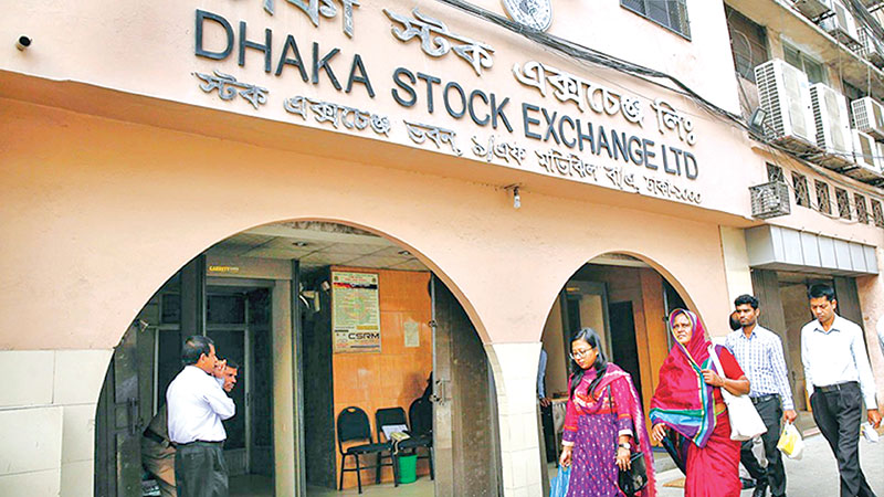 Is it good to invest in a downward stock market?