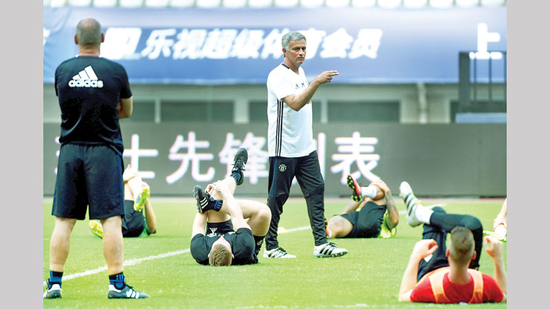 Mourinho stays tight-lipped on Pogba deal 