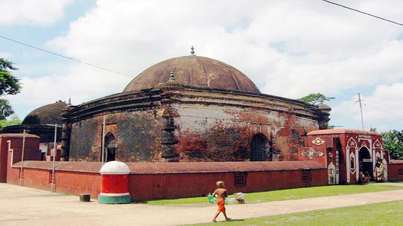 Historical sites abuzz with tourists during Eid vacation