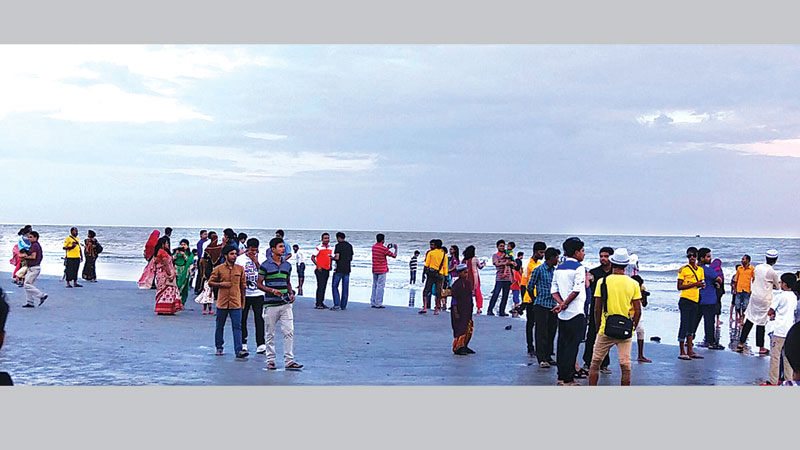 Kuakata sea beach witnesses huge tourists