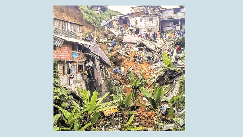Landslide kills 34 in Uganda 