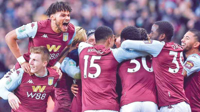 Late strike takes Aston Villa to final