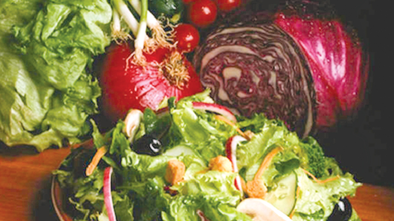 Leafy green vegetables for sharper mind 