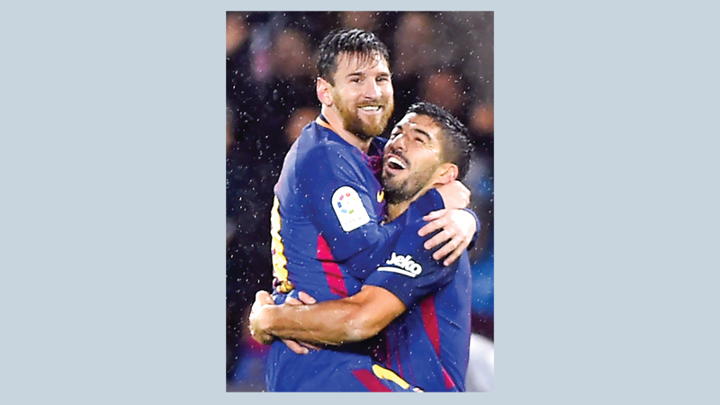 Suarez fires a brace for Barcelona 