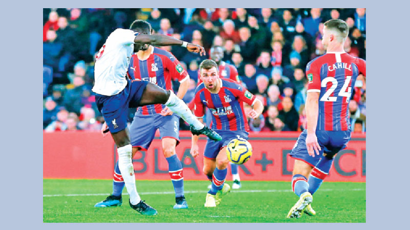 Reds close in on CL KO