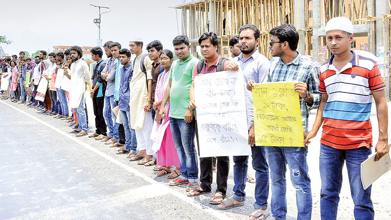 Low paddy prices leave farmers fuming