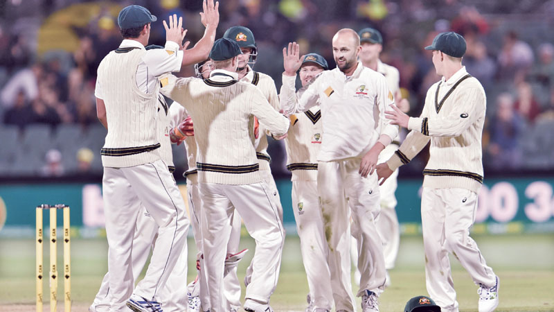 Shaky Proteas hang on as late wickets boost Aussie hopes 