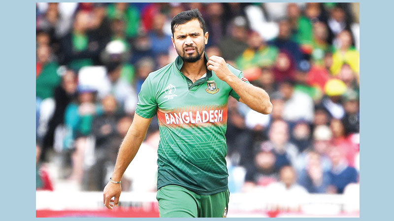 Mash begins practice amid 
concern over his SL tour