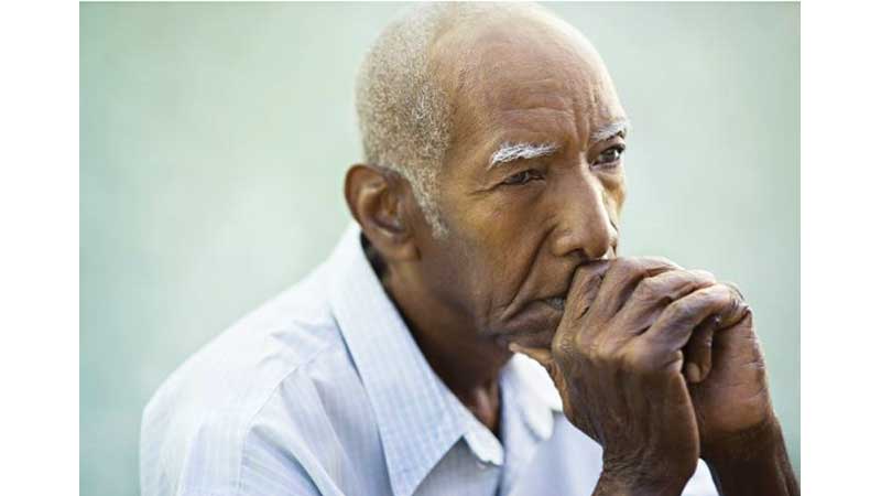 Declining awareness of memory loss precedes dementia 