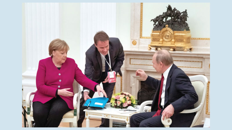 Merkel, Putin discuss ME flashpoints