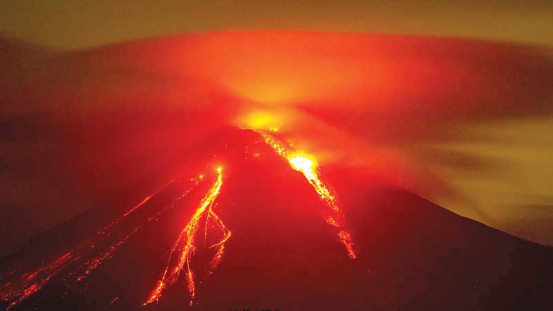 Hundreds evacuated as Fire 
Volcano erupts in Mexico