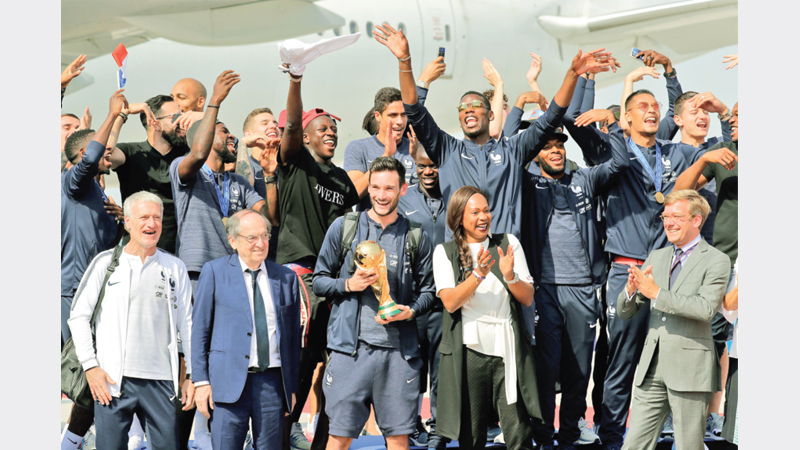 Multi-racial French draw praise