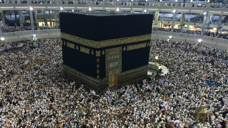 2m Muslims begin Hajj
