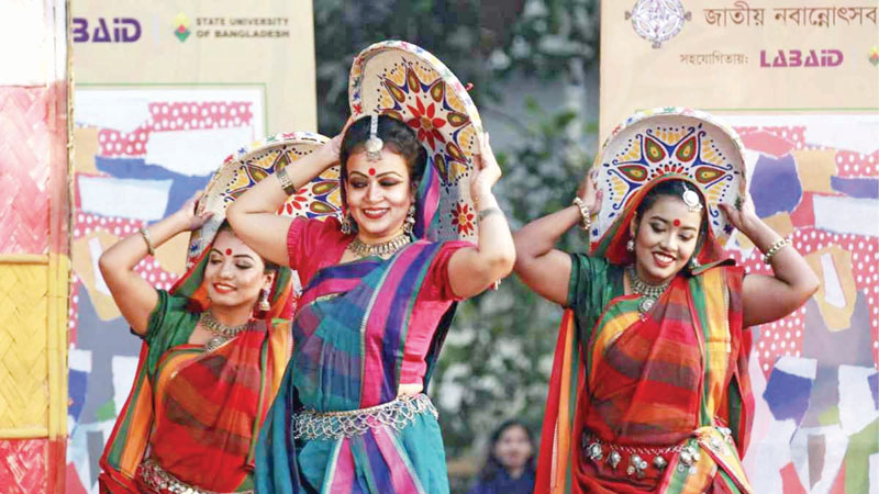 Nabanna Utsab kicks off at DU campus