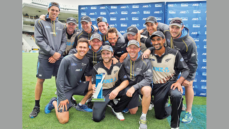 Guptill, Munro blitz steers NZ to series win