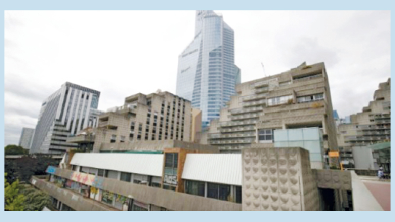 New high-rises spark land battle in Paris