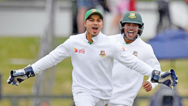 Kiwis-Tigers second Test looks 
evenly poised after 3rd day