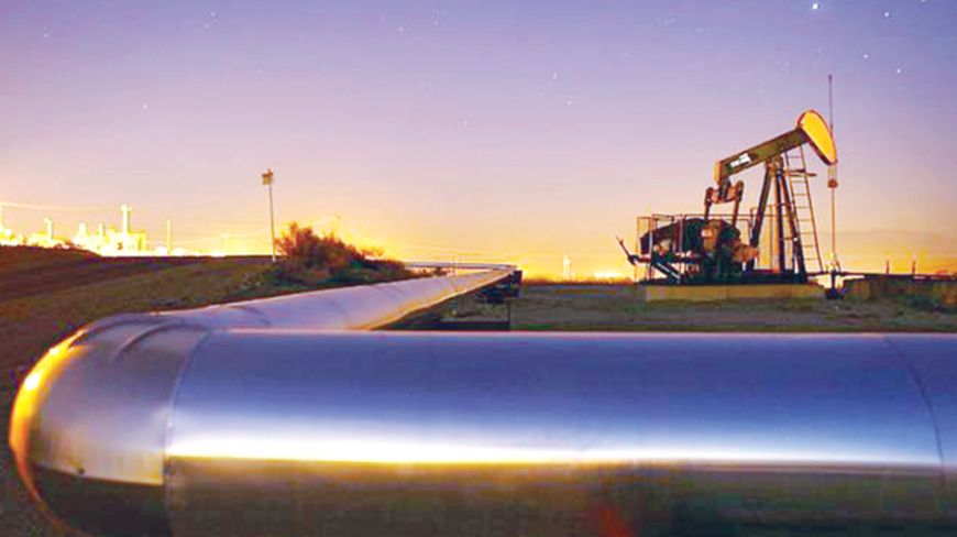 Oil extends gains, eyes $100 a barrel