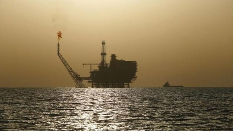 Oil majors gushing in cash despite cheap crude
