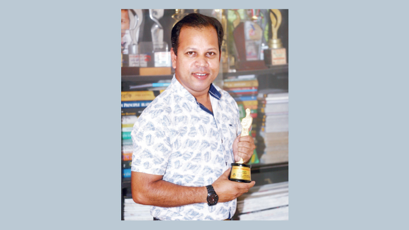 Ovi Moinuddin awarded again