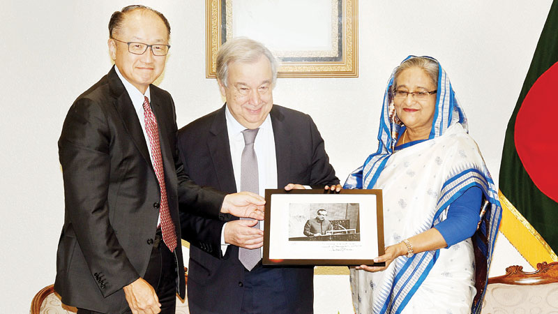 PM gets global leadership awards