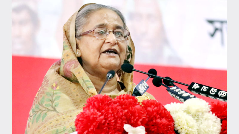 PM warns of halting funds to public universities