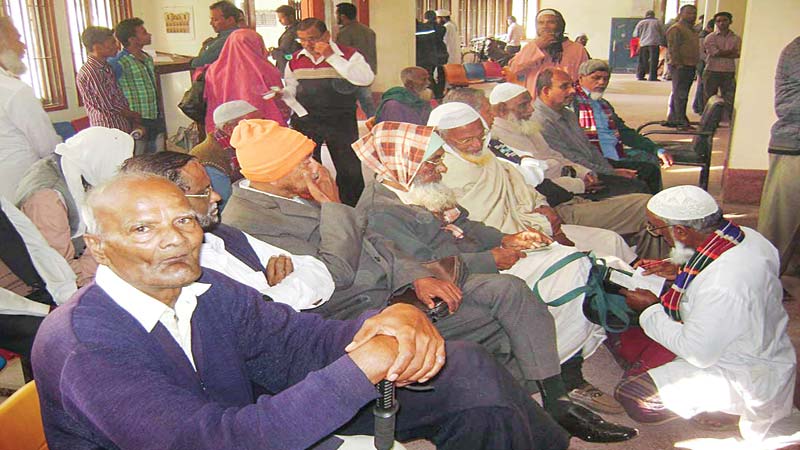 Withdrawing pension a pain in Barisal
