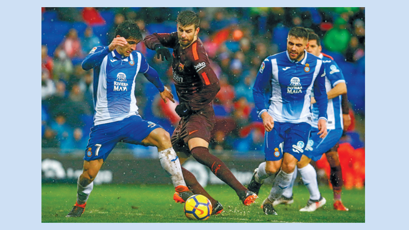 Pique salvages Barca’s unbeaten record