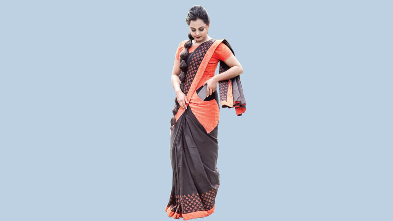 Pocket Sari:
A whole new trend in fashion scene this Eid