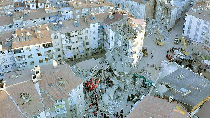 Powerful quake kills 21 in Turkey