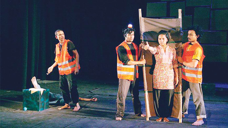 Prachyanat stages ‘Tragedy Polashbari’ at BSA today