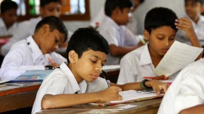 Primary students attend classes 
in the open