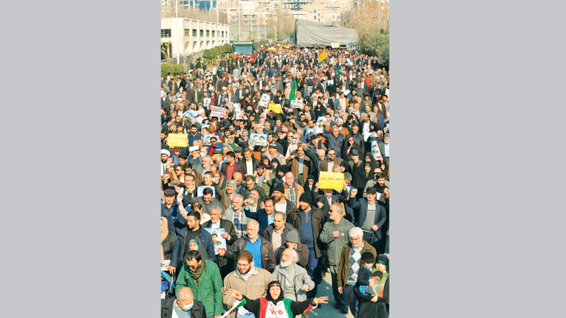 Pro-regime rallies 
in Tehran as US imposes sanctions