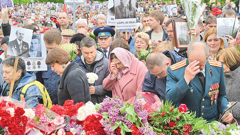Putin hails military might on WWII Victory Day